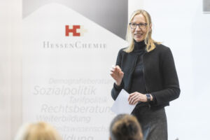 Nora Hummel moderiert das Netzwerktreffen.