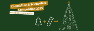 Ein Tannenbaum und ein Reagenzglas verbunden durch ein Pluszeichen. Zusammen ergeben si e einen ChemisTree; einen Weihnachtsbaum aus chemischen Elementen.