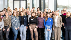 Gruppenbild der Teilnehmerinnen des zweiten Netzwerktreffens.
